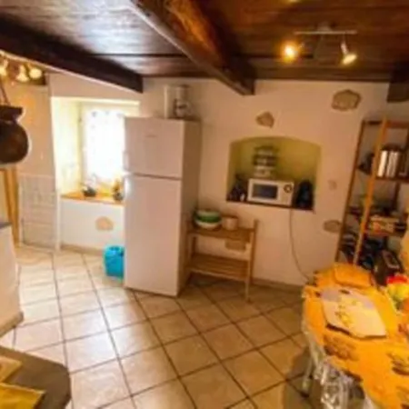 Holiday home Chez Patou Et Joel 6 Personnes Saint-Martin-de-la-Porte
